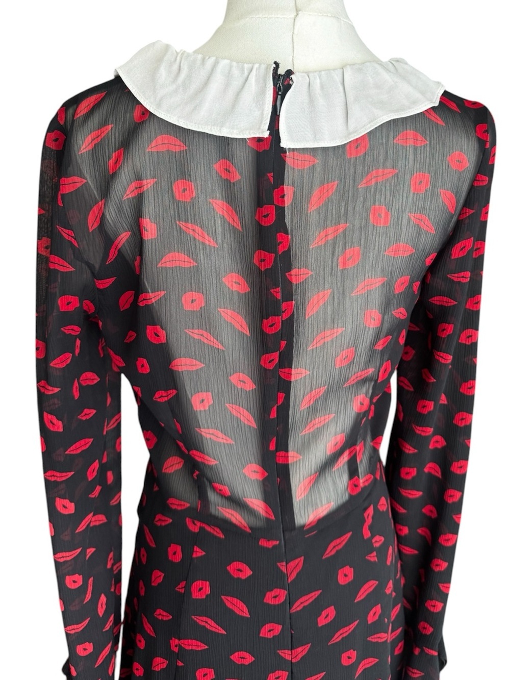Rare For Love & Lemons Bianca Mini Dress Lip Print Black & Red Medium - Picture 8 of 10